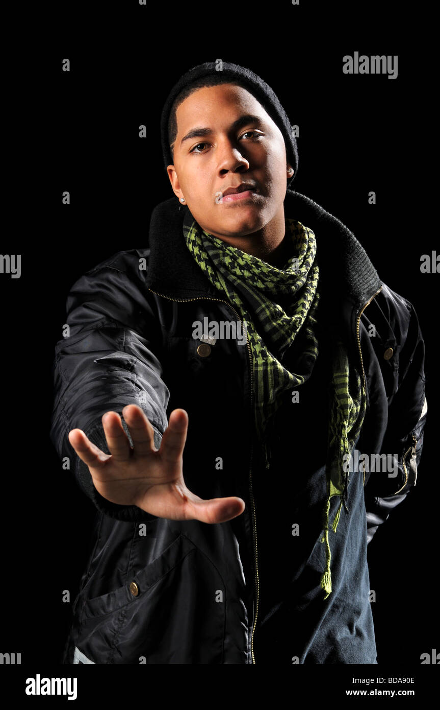 African American hip hop man mano che si estende Foto Stock