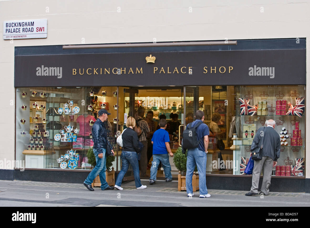 Buckingham Palace Shop Buckingham Palace Road Londra Inghilterra Gran Bretagna Sabato 04 Luglio 2009 Foto Stock