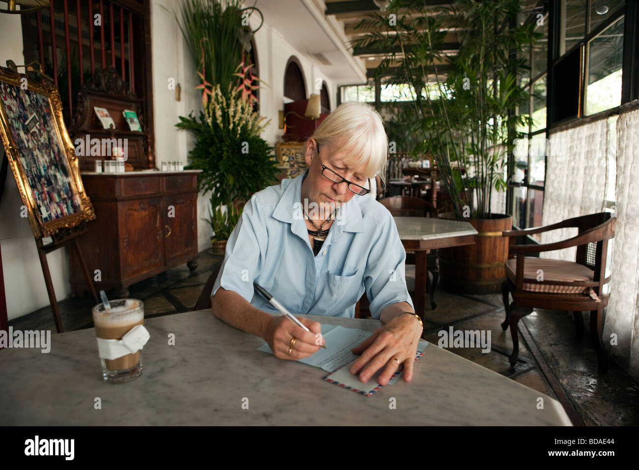 Indonesia Jakarta Java vecchia Batavia Kota turistico in Cafe Batavia Old Dutch colonial cafe Foto Stock