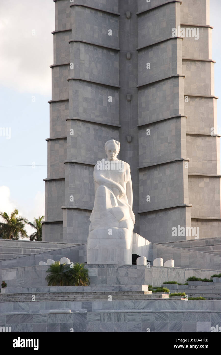 Lo stato a Jose Marti Memorial tower, Plaza de la Revolucion, Havana Cuba Foto Stock