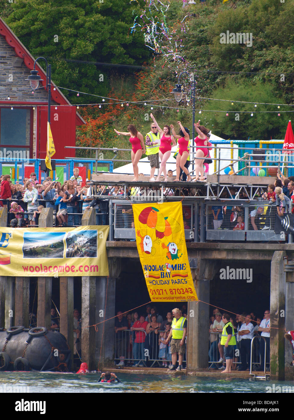 Ponticelli a Ilfracombe Birdman contest Foto Stock