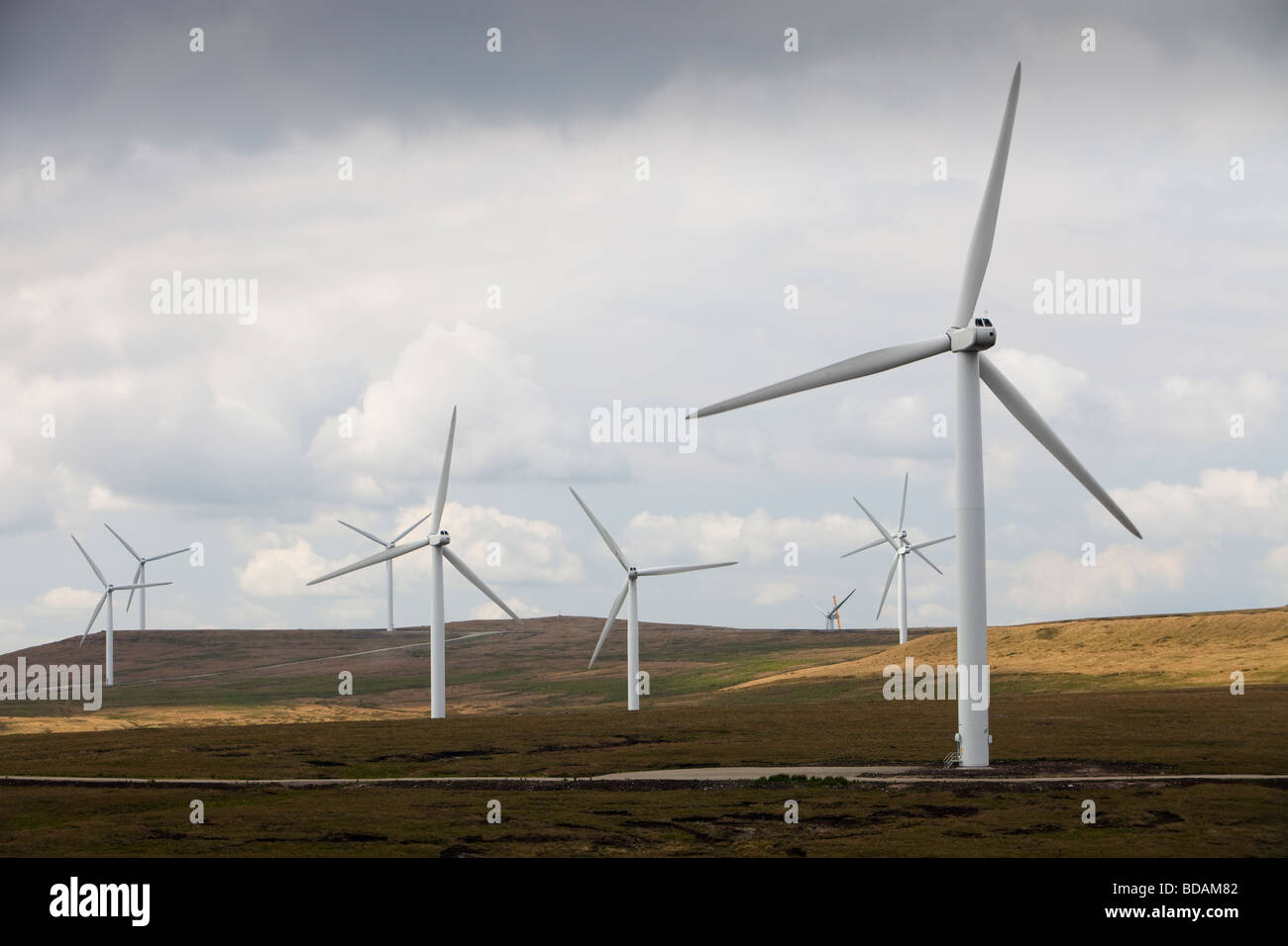 La Scout Moor wind farm su Pennine Moors tra Rochdale e Ramsbottom REGNO UNITO Foto Stock