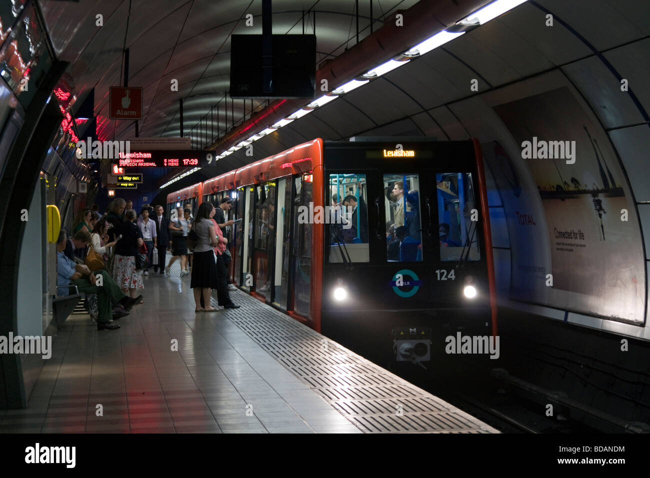 Docklands Light Railway (DLR) - Banca Station - Londra Foto Stock