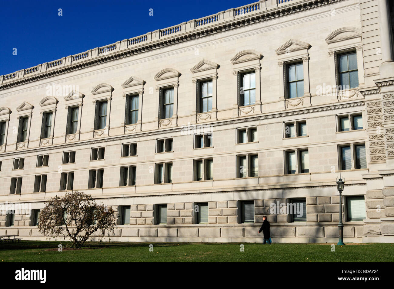 Il lato sud dettaglio del Senato di Russell Edificio per uffici a Washington DC. Foto Stock