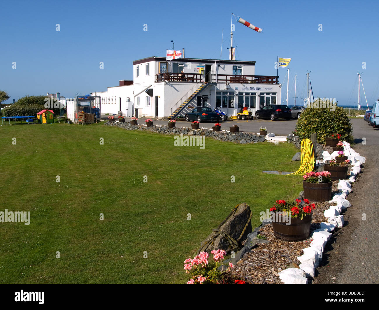 Ingresso e Club House presso Beaucette Marina Vale a Guernsey Isole del Canale Foto Stock