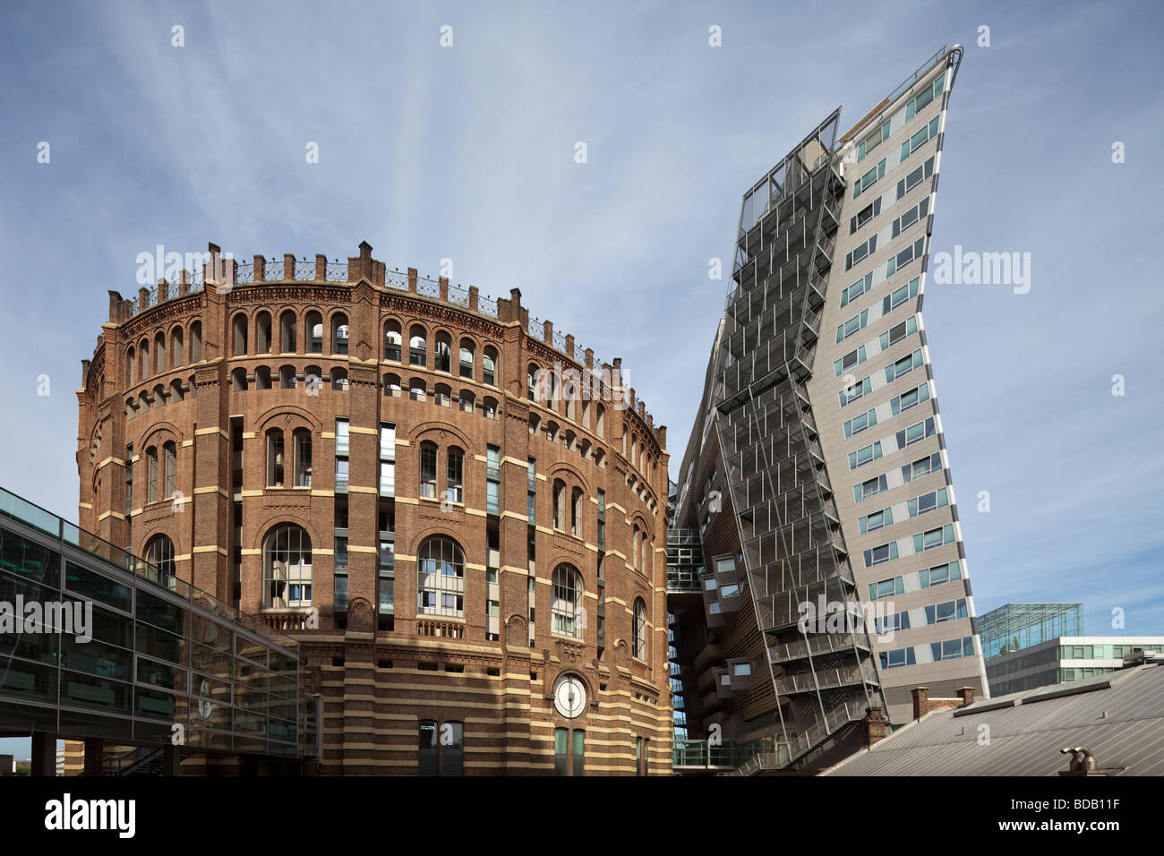 Gasometro B, Città gasometro, Simmering, Vienna, Austria Foto Stock