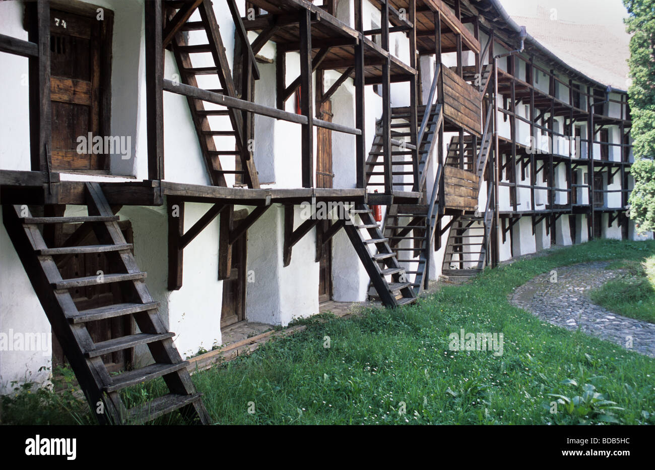 Le celle all'interno il contadino fortificato di Rocca & Chiesa - un sito del Patrimonio Mondiale - di Prejmer, Transilvania, Romania Foto Stock
