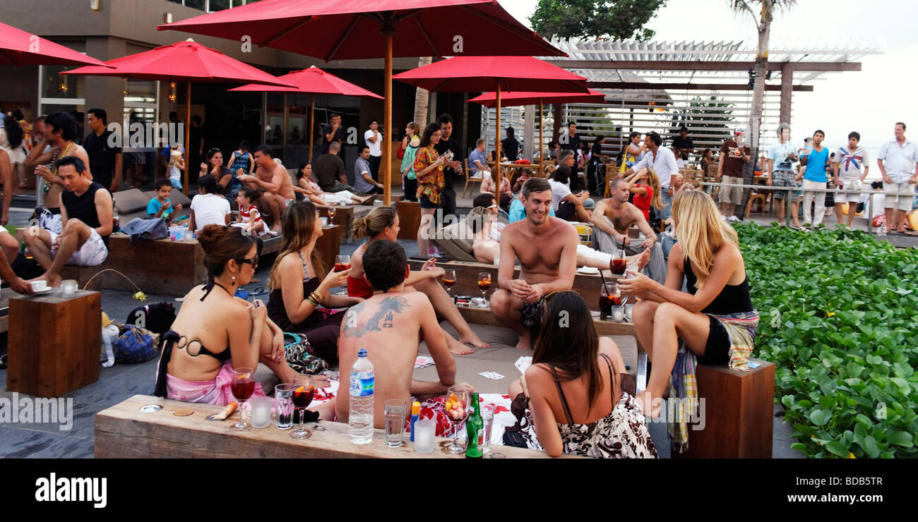 Il Ku De Ta Lounge bar alla spiaggia in Seminyak Bali Indonesia Foto Stock