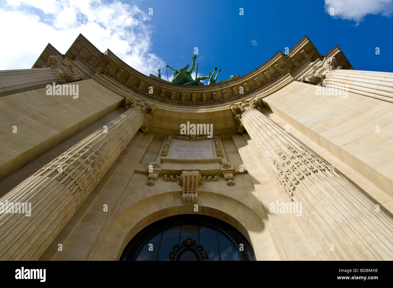 Ingresso al Grand Palais 'Big Palace' il grande vetro exhibition hall di Parigi. Foto Stock