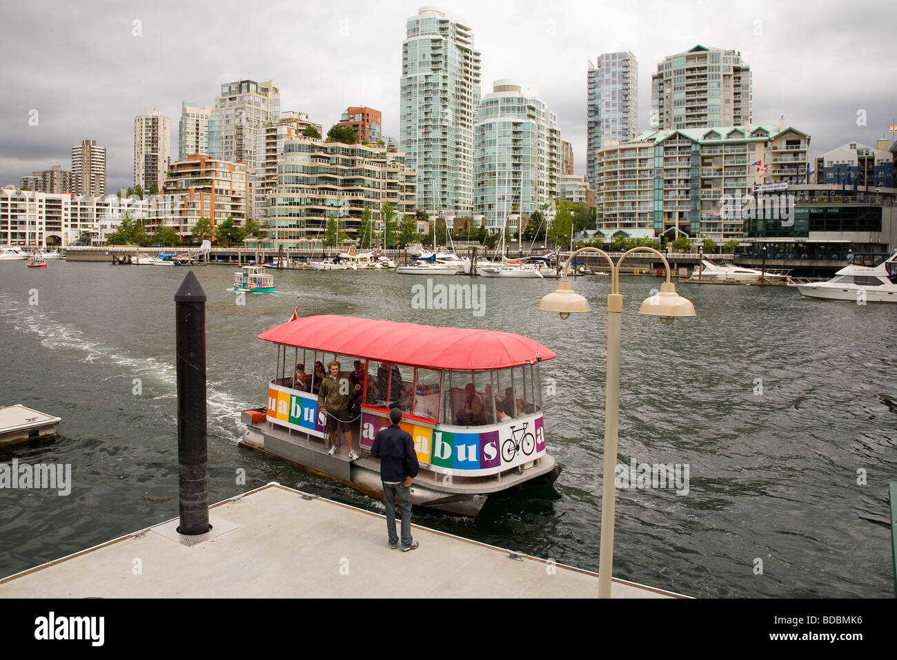 False Creek ferry al Granville Island, Vancouver, British Columbia, Canada Foto Stock