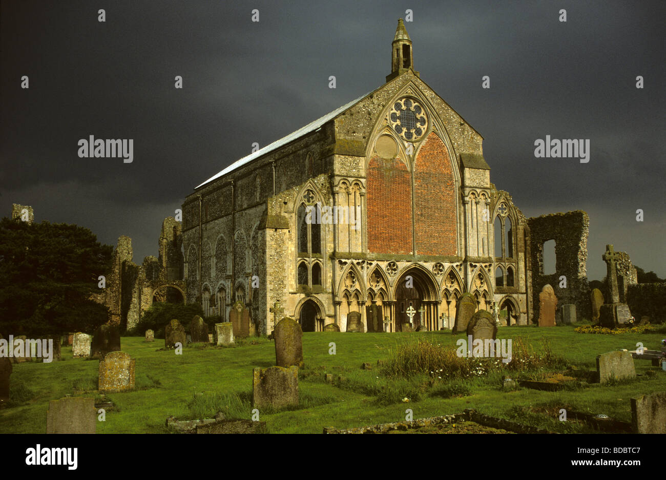 Il priorato di Chiesa di Santa Maria e Santa Croce, in Binham, Norfolk, Inghilterra Foto Stock