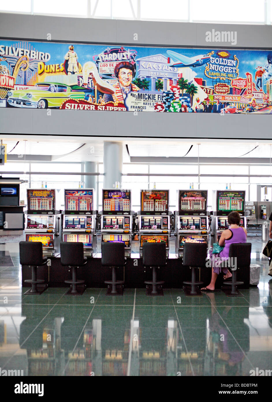 Slot machine a Las Vegas all'aeroporto internazionale di McCarran, STATI UNITI D'AMERICA. Foto Stock