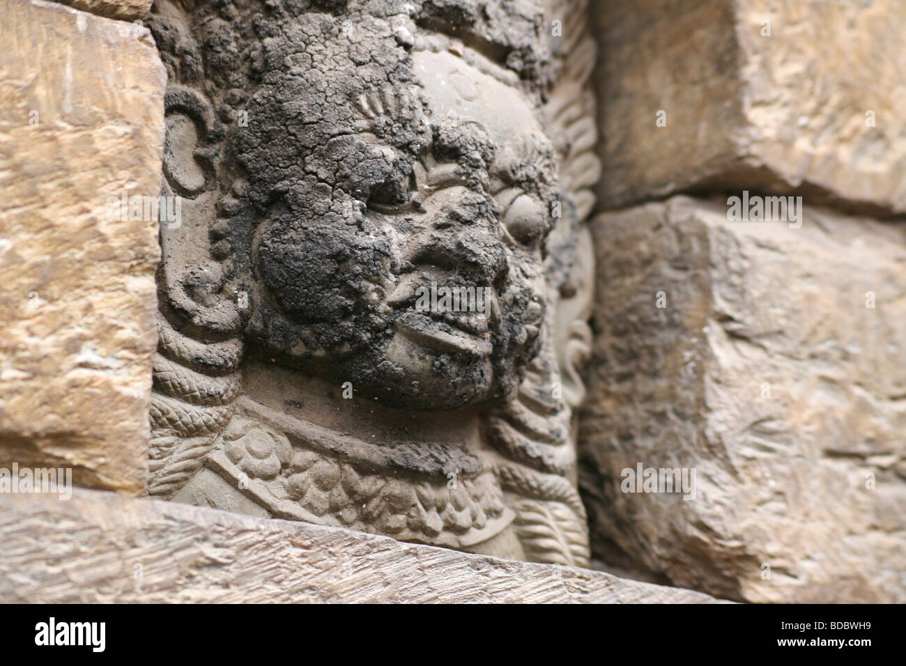 In pietra scolpita gargoyle a Pashupatinath tempio indù, Valle di Kathmandu, Nepal Foto Stock In pietra scolpita gargoyle a Pashupatinath tempio indù, Valle di Kathmandu, Nepal Foto Stock