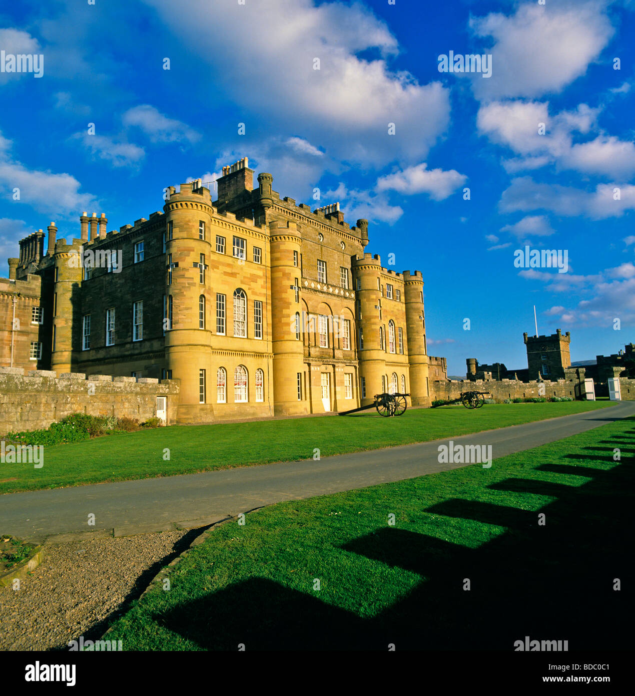 L'impressionante Robert Adams in cima alla scogliera Culzean Castle sulla costa ovest della Scozia Foto Stock