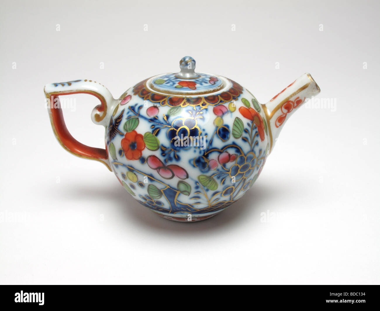 Antique Meissen teiera decorata in stile Imari Foto Stock