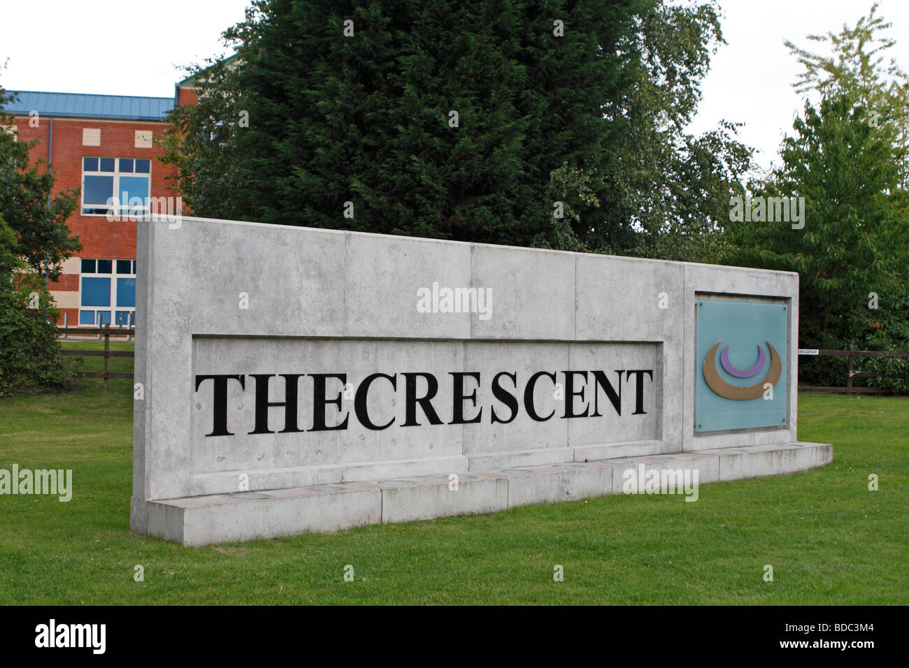 Segno di ingresso al Crescent, Southwood Business Park, Farnborough, Hampshire, Regno Unito. Foto Stock