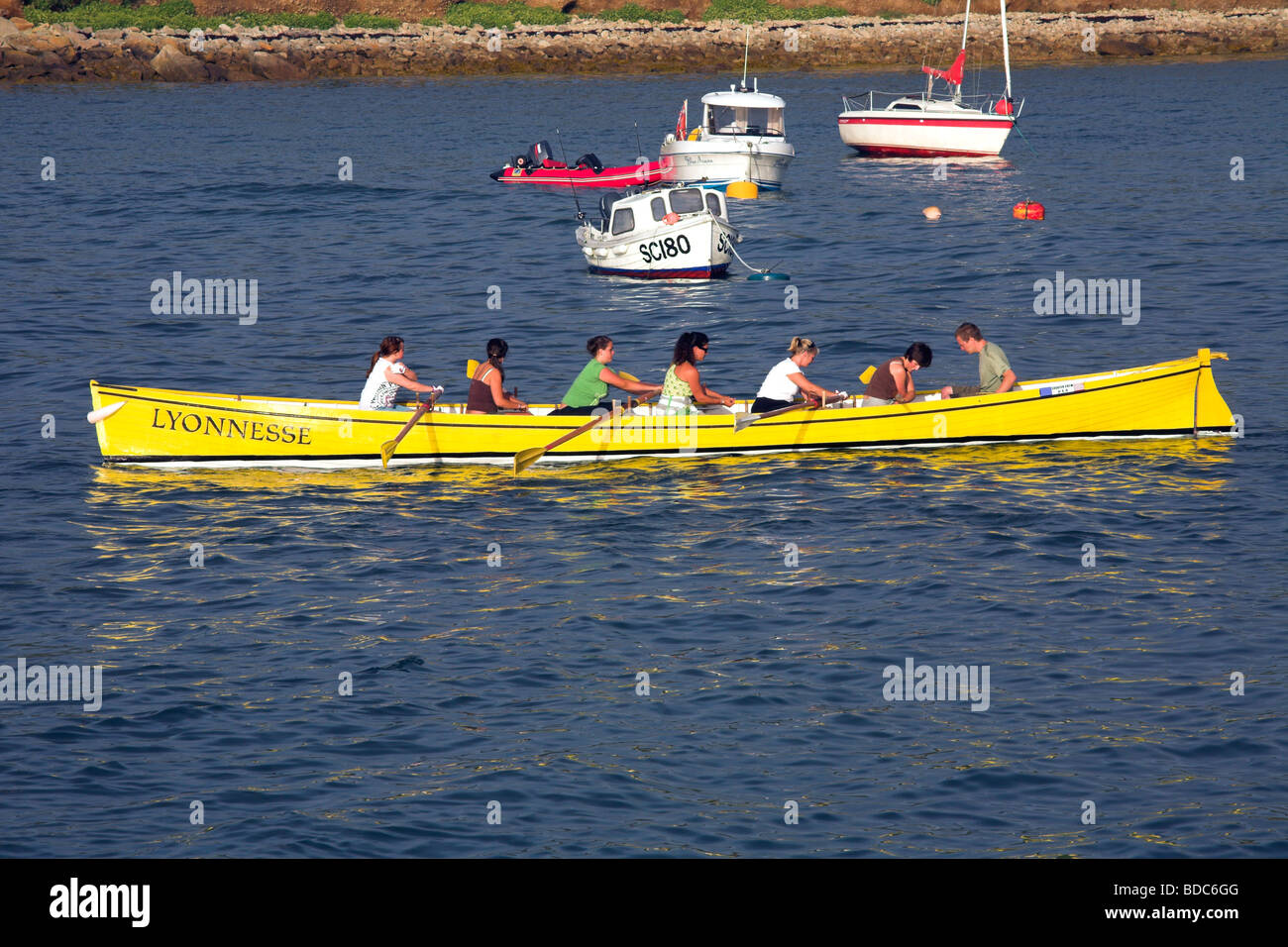 Gig pilota racing è il principale sport sulle Isole Scilly. Foto Stock