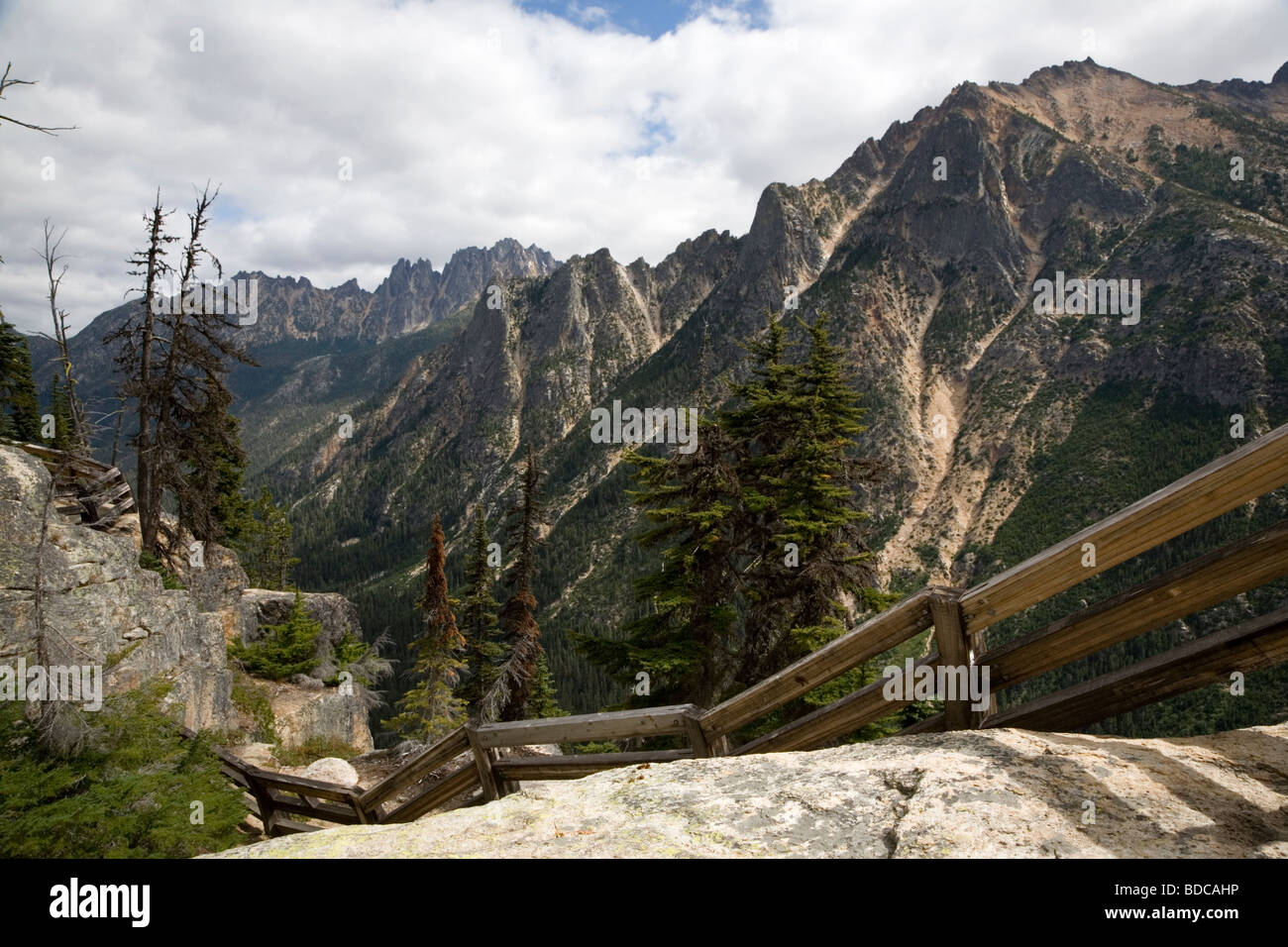 Kangaroo Ridge dal Washington Pass si affacciano lungo la North Cascades autostrada nello Stato di Washington Foto Stock