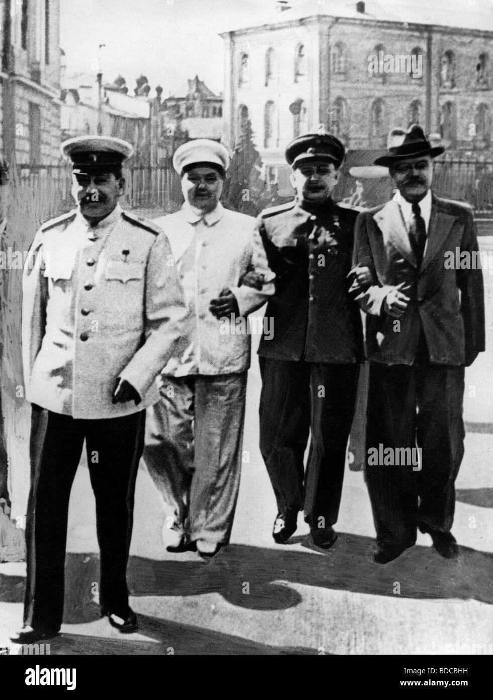 Stalin (Iosif Vissarionovich Jughashvili), 18.12.1878 - 5.3.1953, politico sovietico, Segretario generale della CPSU 22.4.1922 - 5.3.1953, con Georgy Malenkow, Lavrenty Beria e Vyacheslav Molotov, Cremlino, Mosca, 1948, Foto Stock