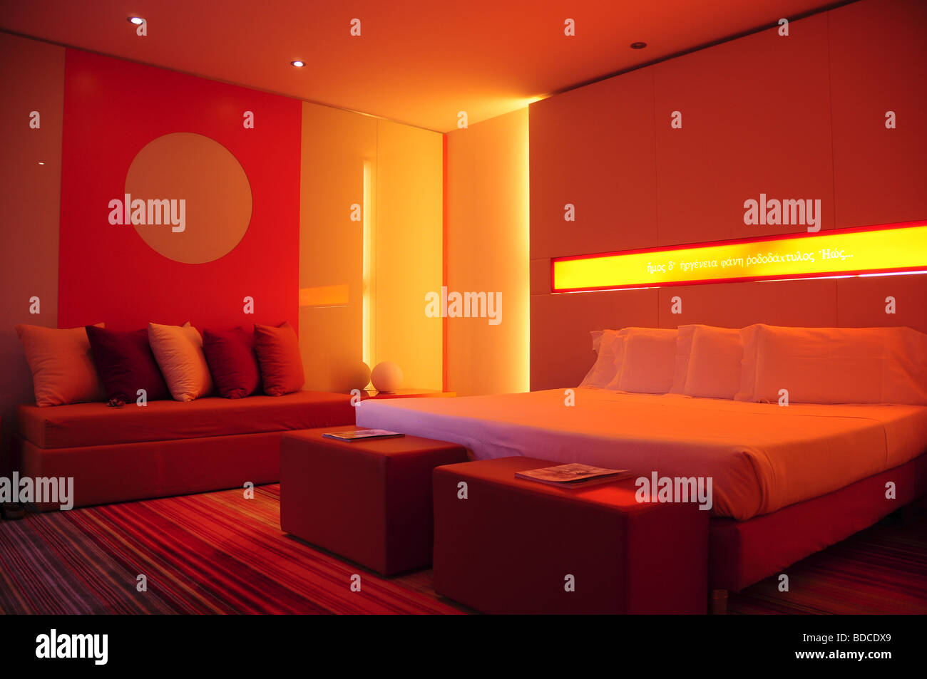 Camera in hotel presso la struttura Una Hotel Bologna, Italia Foto Stock
