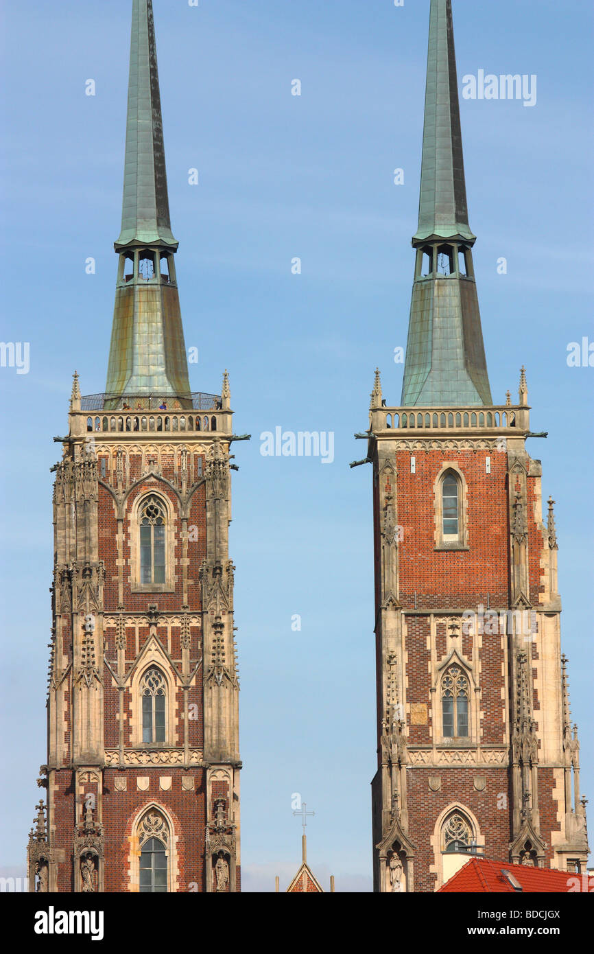 Torri di San Giovanni la cattedrale gotica di Wroclaw Polonia Foto Stock