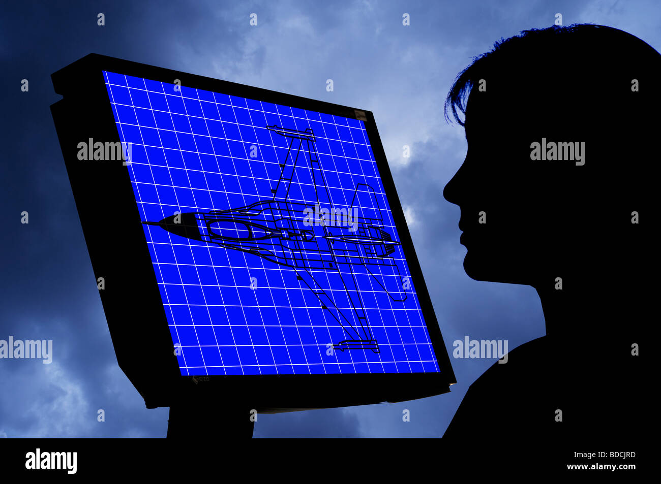 Donna ingegnere aeronautico studiando generata da computer telaio filo immagine del jet militare sul monitor Foto Stock