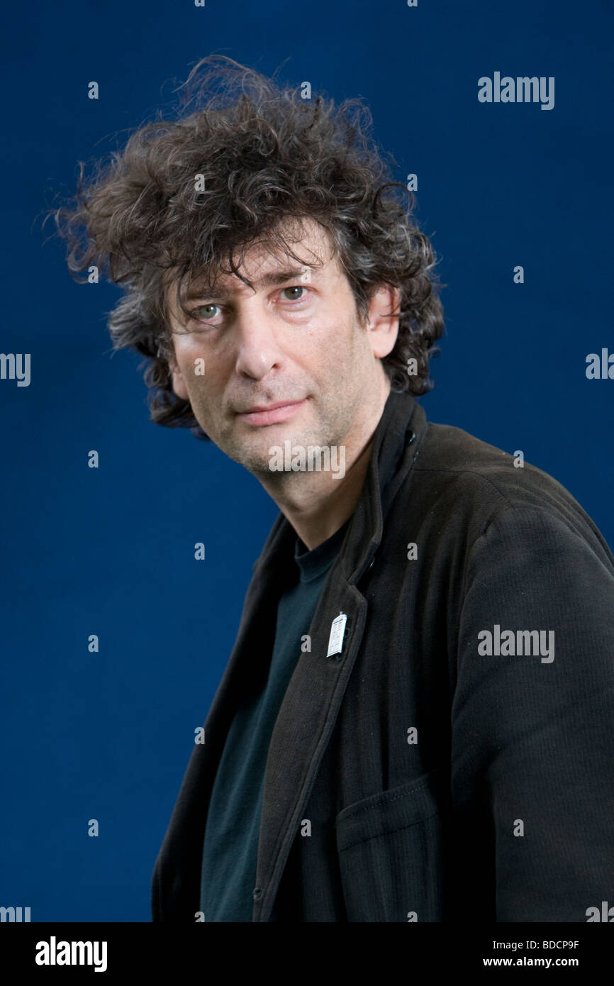 Neil Gaiman, fantasy romanziere, all'Edinburgh International Book Festival, Edimburgo, Scozia Foto Stock