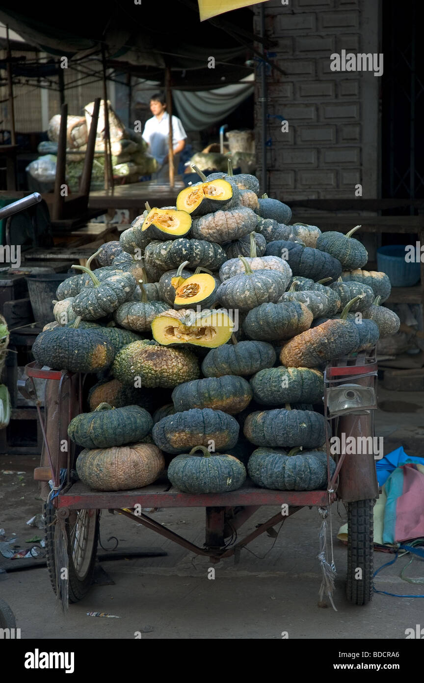 Le zucche su un camion, al mercato di Sukhotai, Thailandia Foto Stock