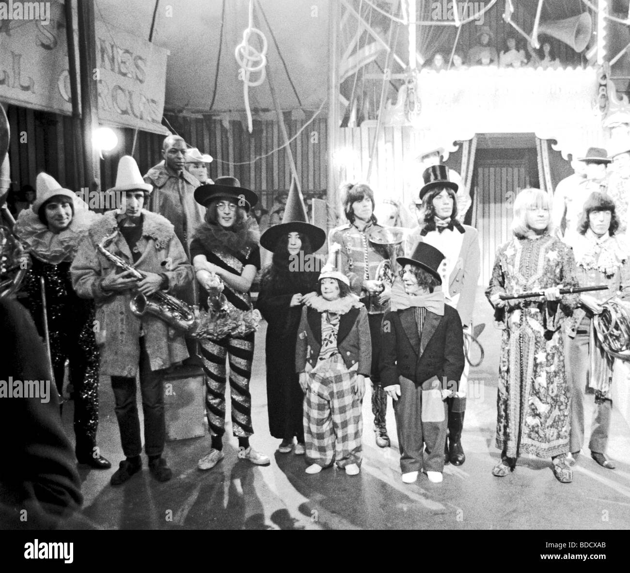 ROCK AND ROLL CIRCUS - set del film 1968 con i Beatles, Rolling Stones e Yoko Ono Foto Stock
