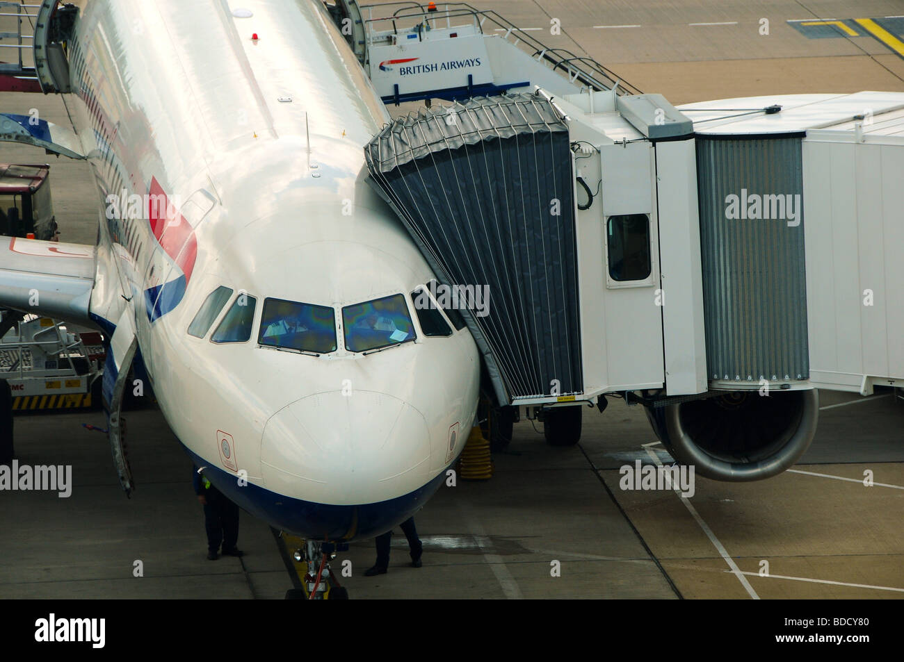 British Airways piano all'Aeroporto di Gatwick di Londra, Inghilterra Foto Stock