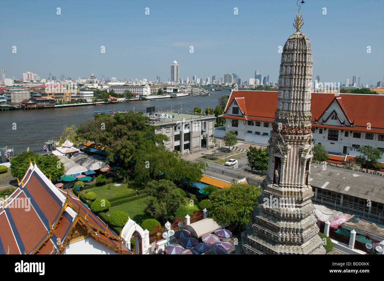 Il tempio di Wat Arun sul fiume Chao Phraya a Bangkok Thailandia Foto Stock