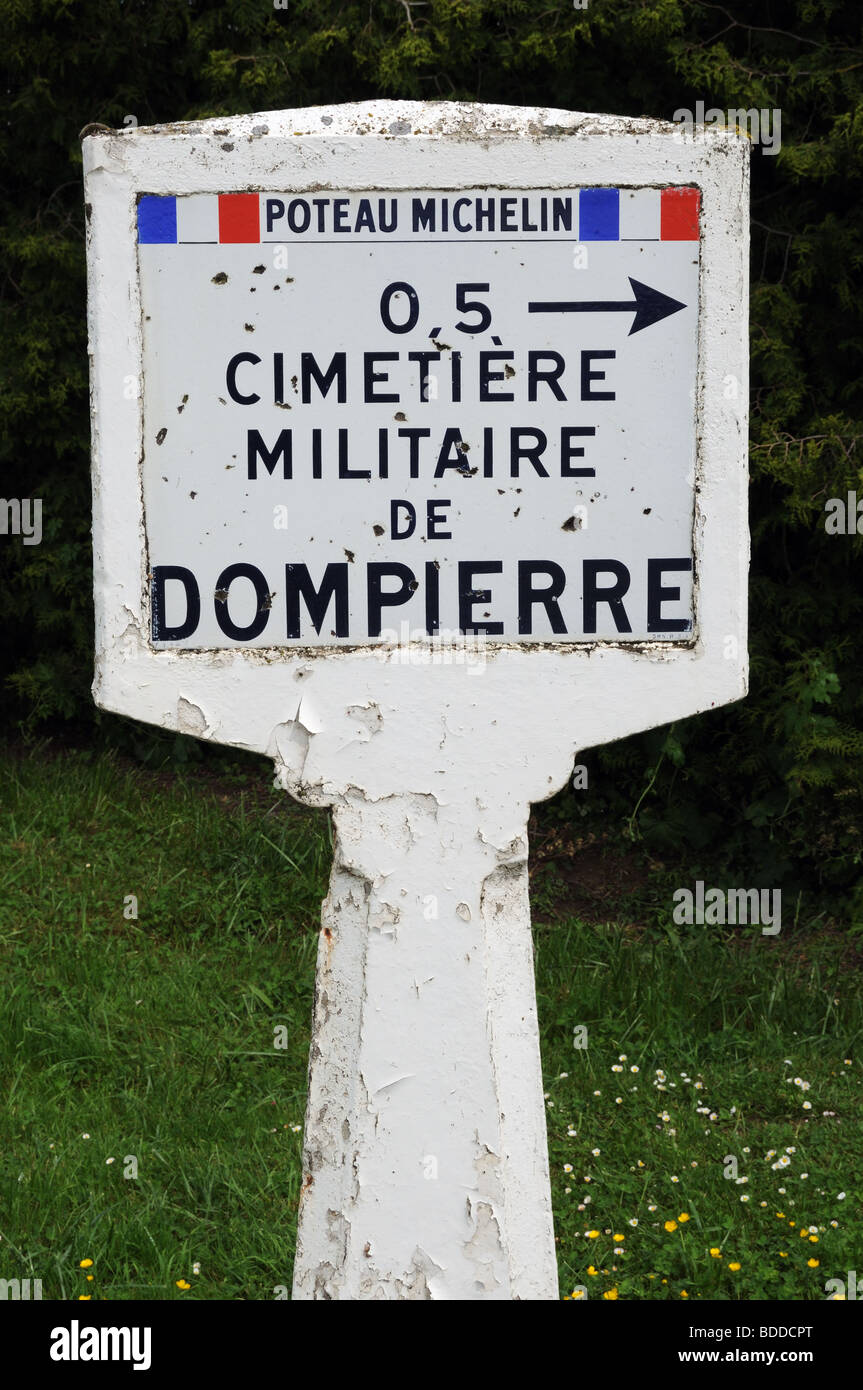 Il francese cimitero militare di Dompierre-becquincourt sulle somme Foto Stock