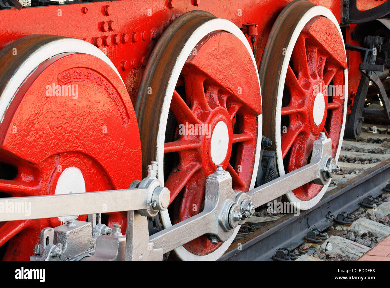 Red ruote di ferro del retro locomotiva a vapore Foto Stock Red ruote di ferro del retro locomotiva a vapore Foto Stock