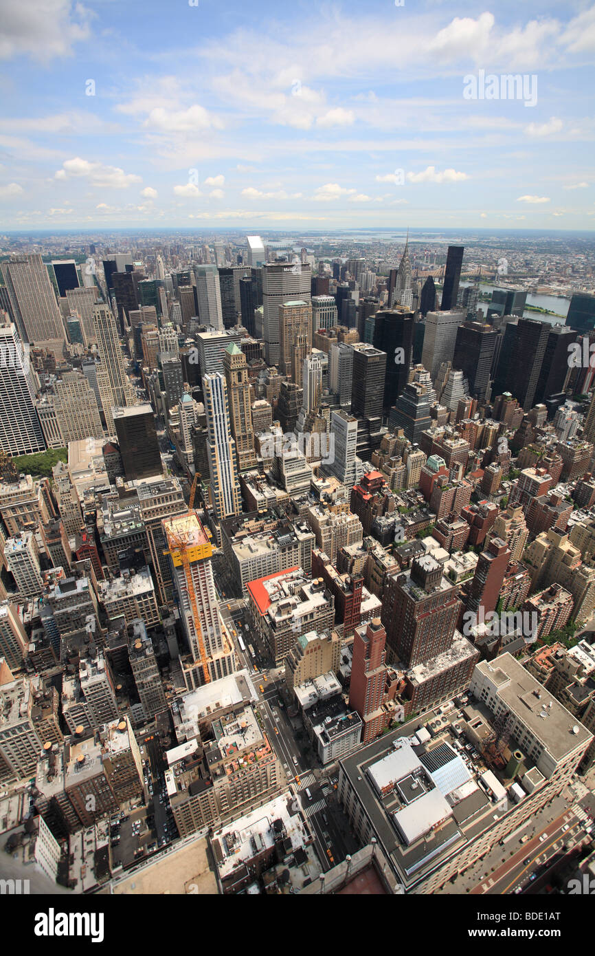Skyline di New York dall' Empire State Building Foto Stock