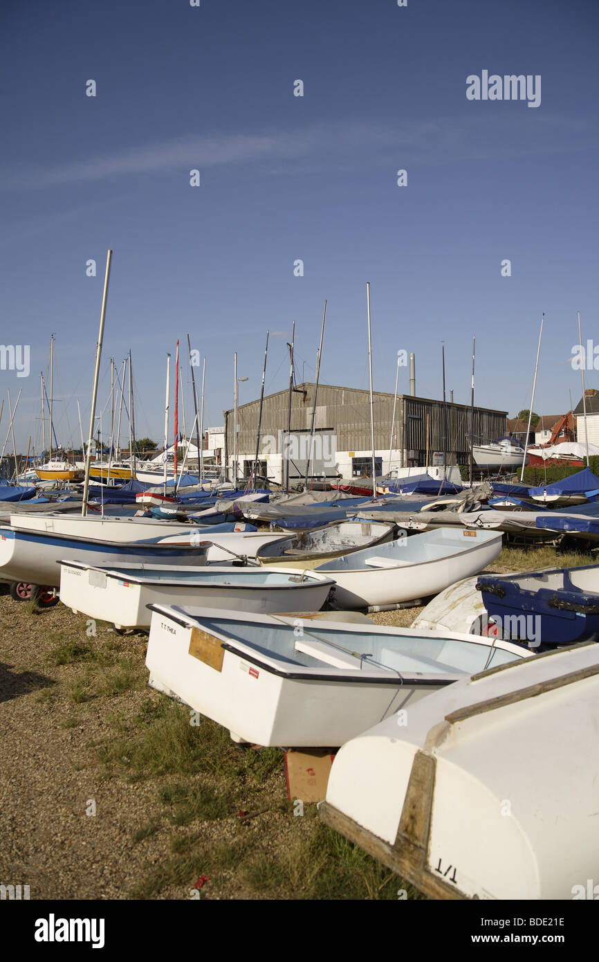 Mersea island West Mersea vista costiera moli vela, sport acquatici Foto Stock