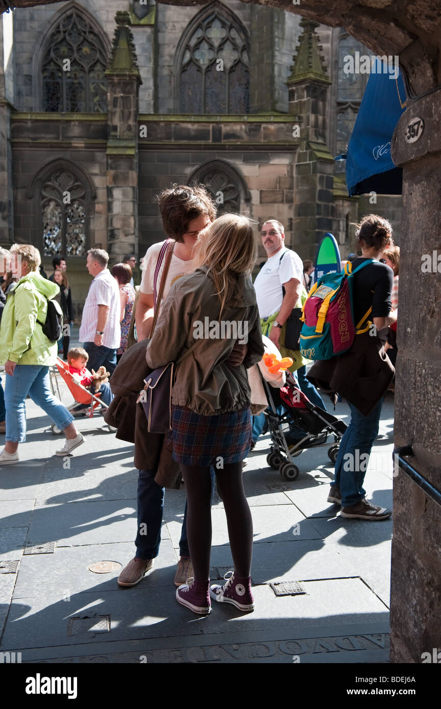 Il romanticismo nella Royal Mile di Edimburgo durante il 2009 Edinburgh International Festival Foto Stock