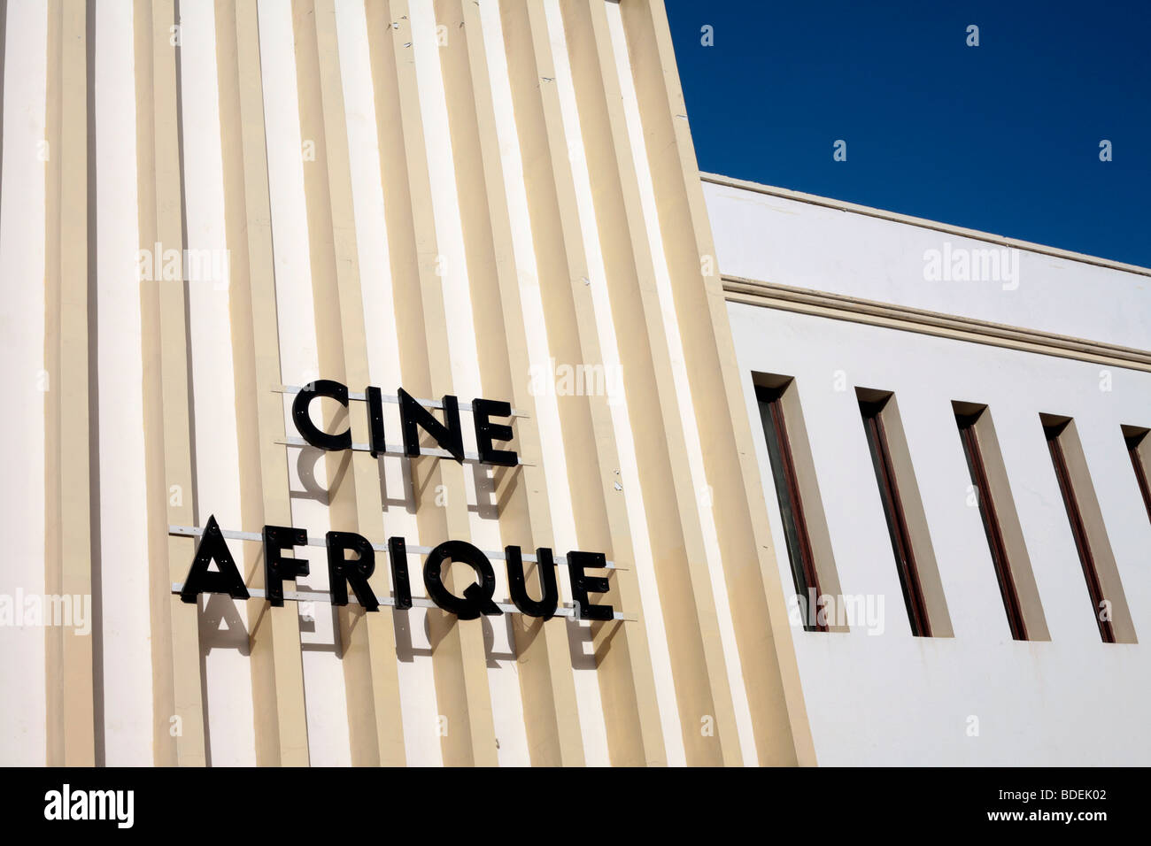 La facciata del vecchio Cine Afrique cinema a Zanzibar's Stonetown Foto Stock