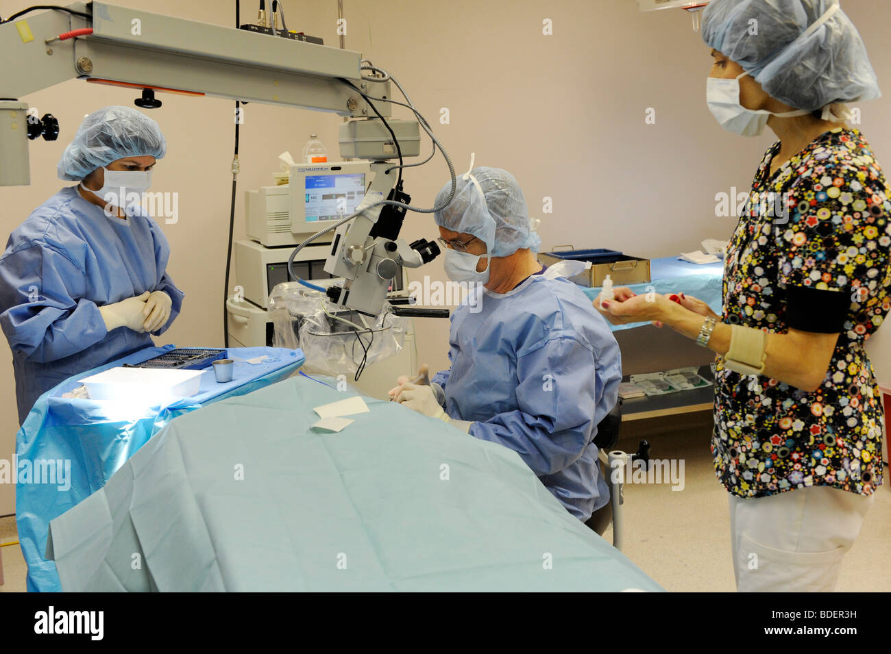 Preparazione per la correzione di visione del funzionamento Cataractseye Foto Stock