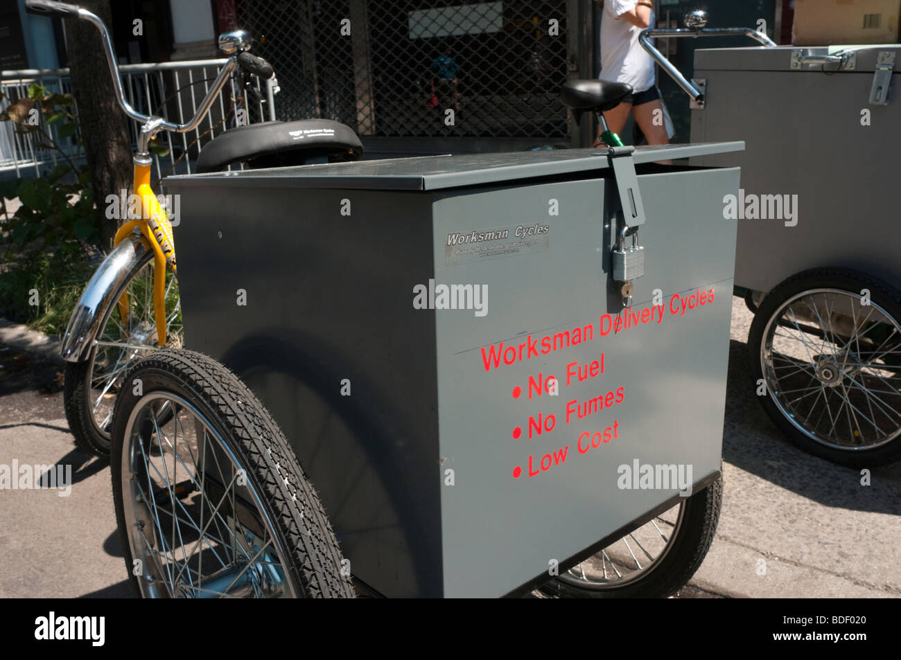 New York City, NY Worksman utiities sul display in estate le strade Foto Stock