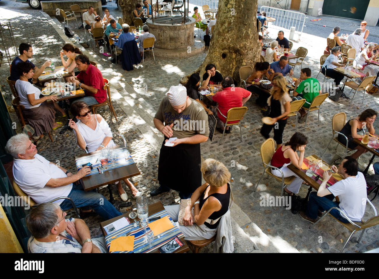 Caffetteria all'aperto a Perpignano Francia Foto Stock