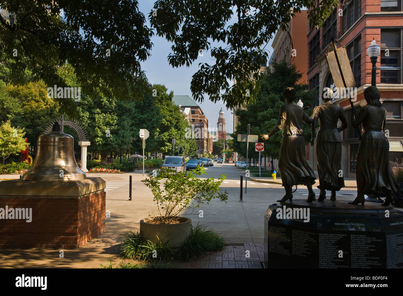 Whittle Communications edificio nel centro di Knoxville Tennessee dal mercato area quadrata Foto Stock