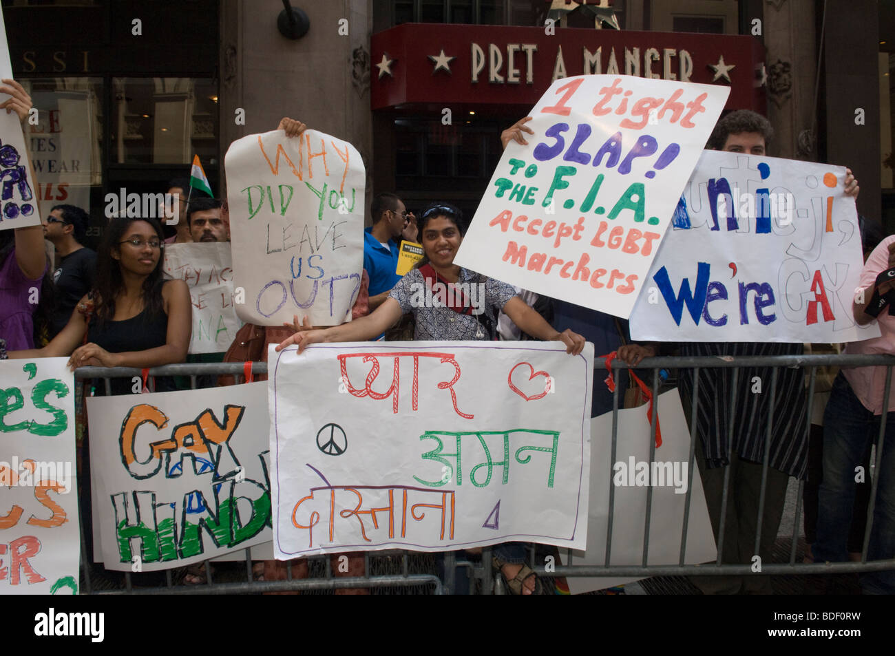 Indian-Americans dal tri-stato area intorno a New York nel Indian Independence Day Parade di New York Foto Stock