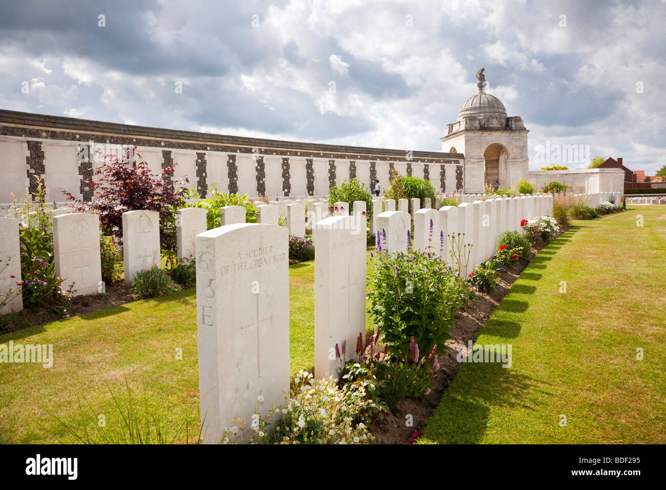 Tyne Cot Guerra Mondiale 1 Commonwealth Cimitero militare di Passchendaele, Fiandre, in Belgio, Europa Foto Stock