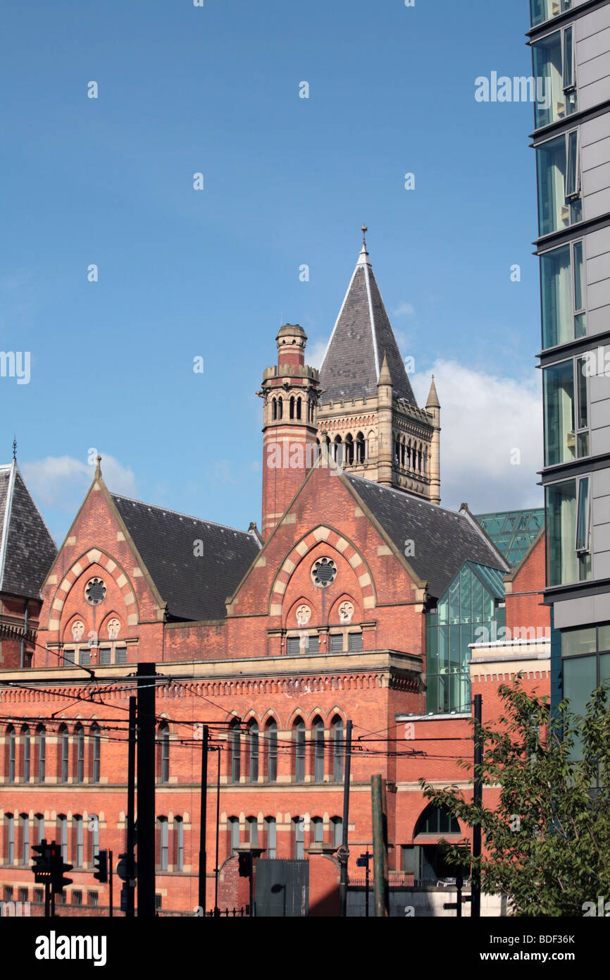 Minshull Street Crown Court e moderni edifici per uffici Manchester Inghilterra England Foto Stock