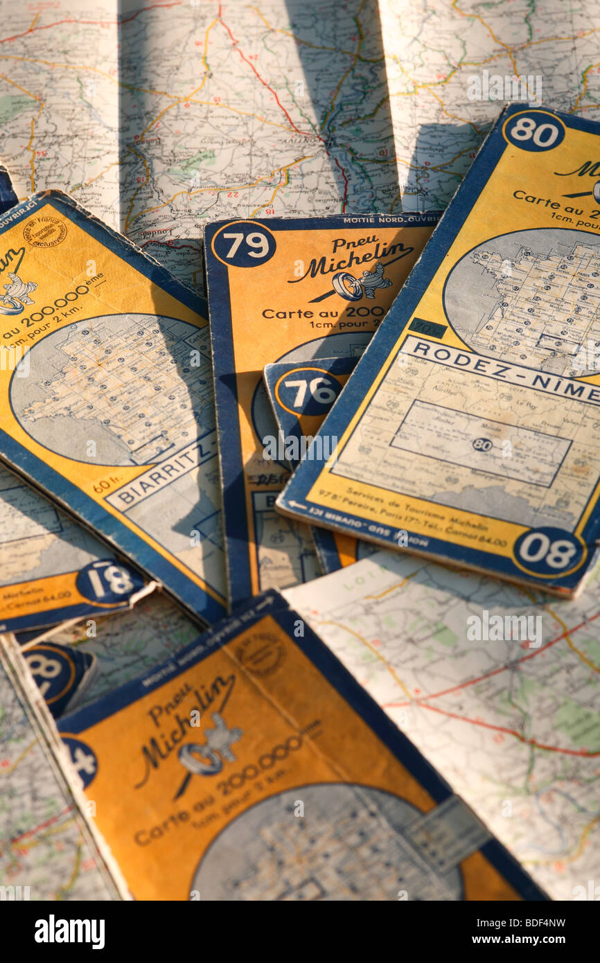 Collezione di antiche mappe michelin di varie regioni francesi Foto Stock