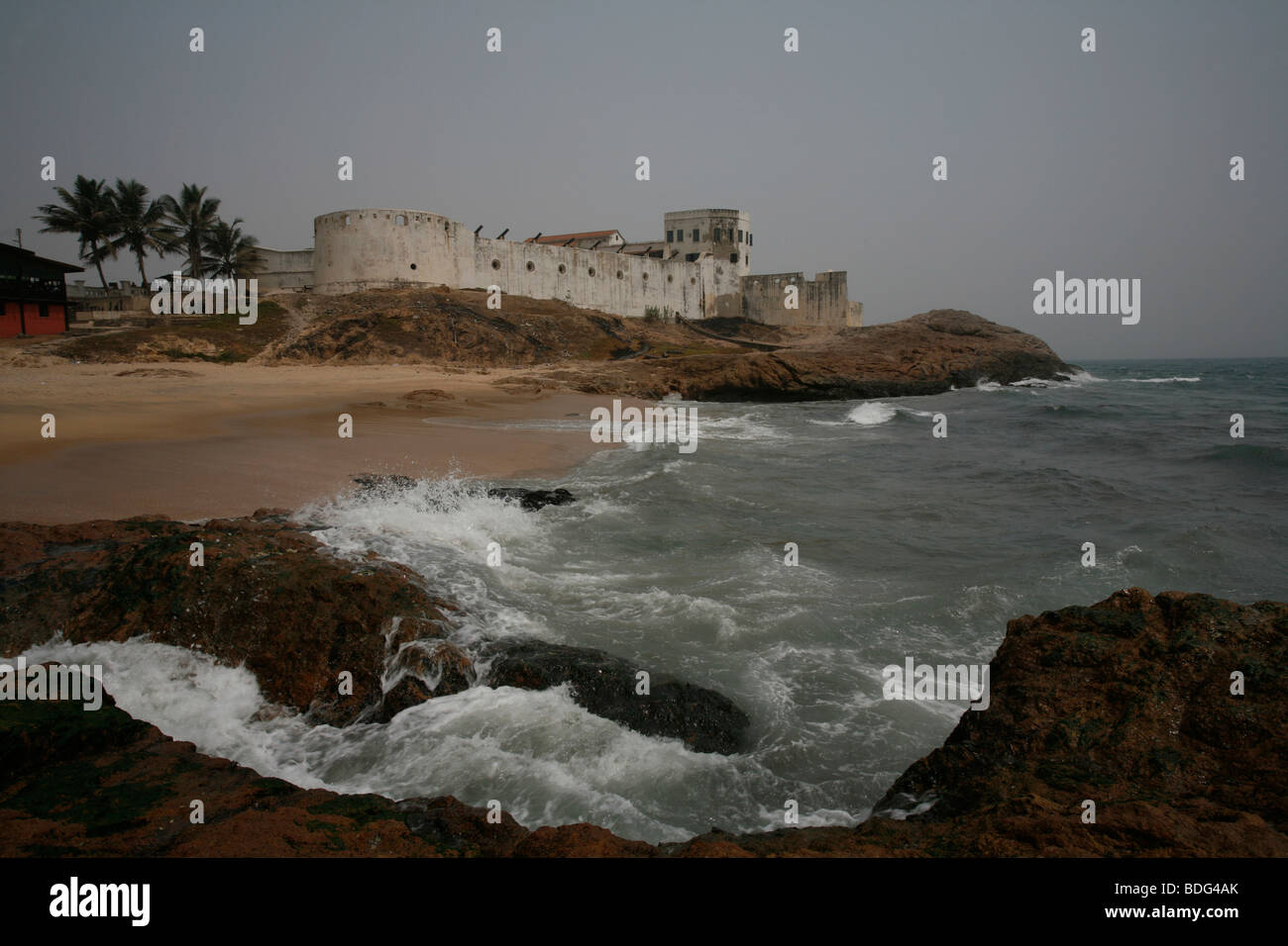 Cape Coast Castle. Uno dei la più grande azienda di slave fortezze esportazione di schiavi catturati in America. Cape Coast. Il Ghana. Africa occidentale. Foto Stock