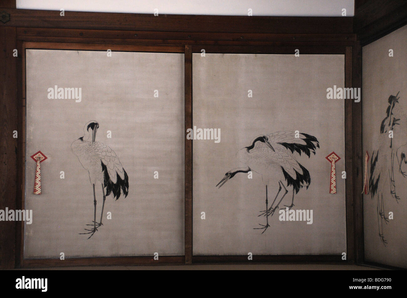 Porta scorrevole con gru, nel Palazzo Imperiale, Gosho, illustrato alla popolazione due volte l'anno, Kyoto, Giappone, Asia Foto Stock