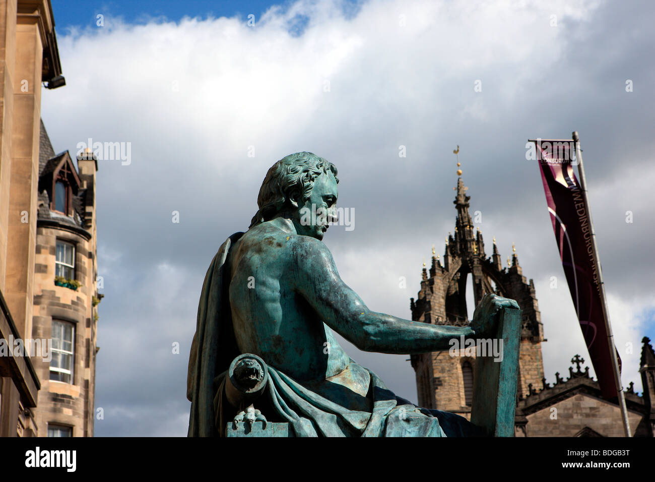 Statua in bronzo del filosofo David Hume nel Royal Mile di Edimburgo Foto Stock