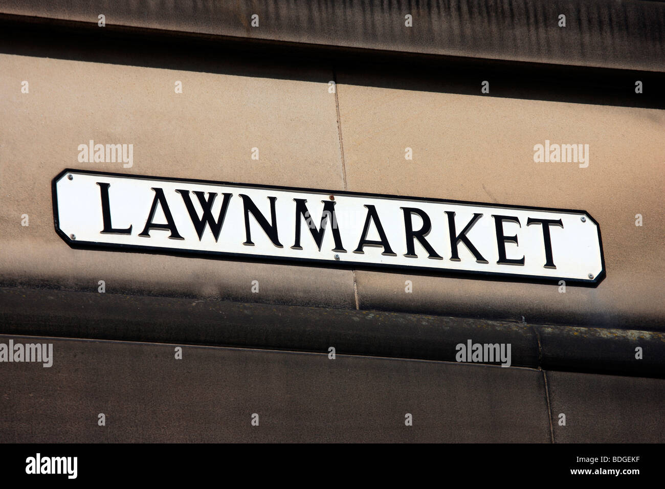 Segno per il distretto Lawnmarket a Edimburgo in Scozia Foto Stock