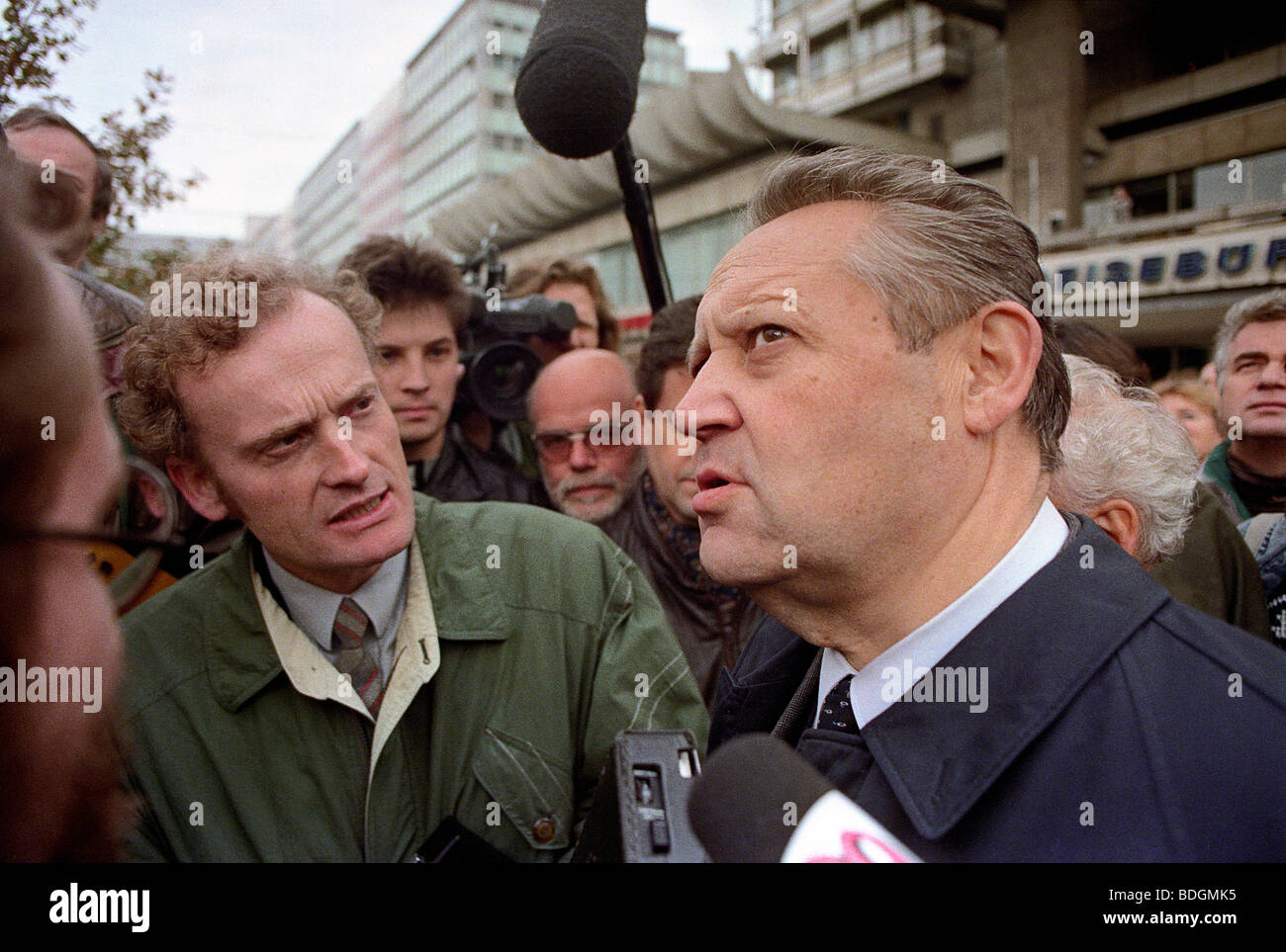 Guenter Schabowski presso la dimostrazione su 04.11.1989, Berlino, RDT Foto Stock